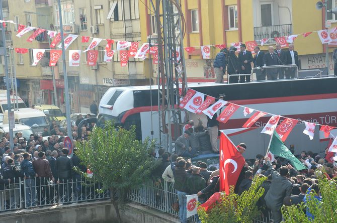 MHP LİDERi DEVLET BAHÇELİ AKHİSARLILAR İLE BULUŞTU